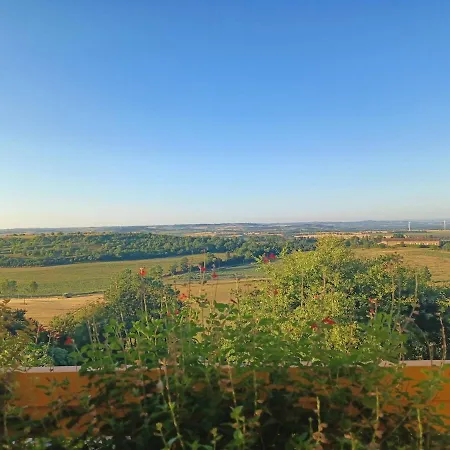 Calme Et Charme à La Campagne - Lauren Garrevaques